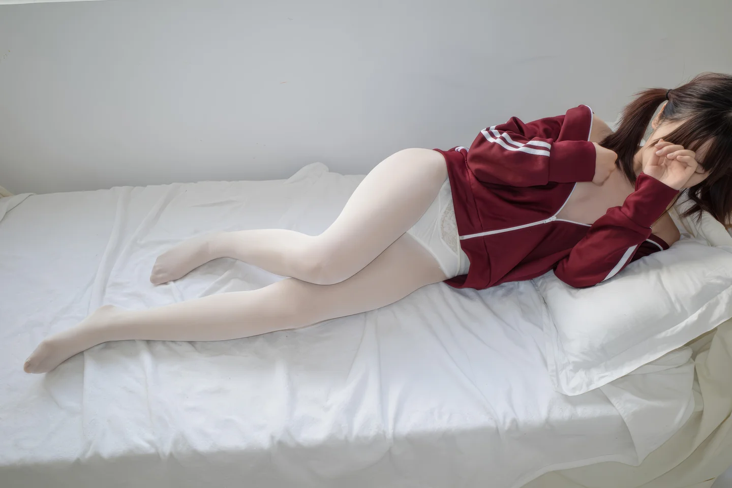 森萝财团_小夜_No_001_内部010_40D闪闪舍宾袜_79P_821MB tg@simisebaisi 【丝足阁】028.webp